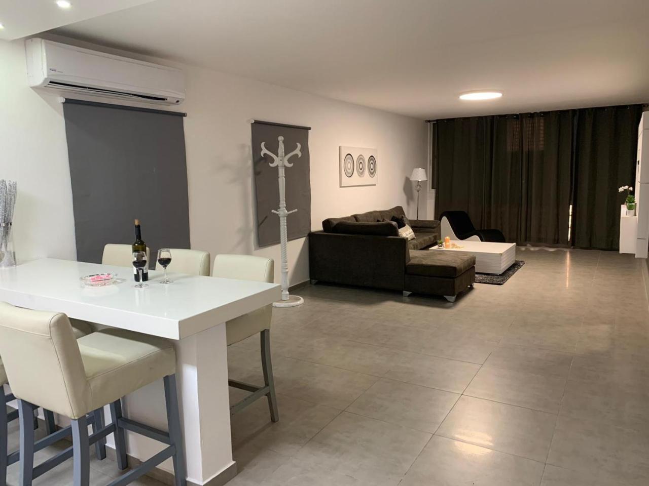 Spat Apartments Bat Jám Kültér fotó